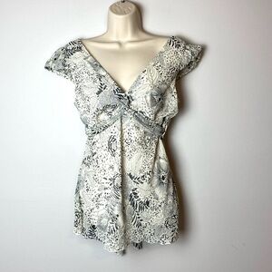 Studio Y Women's twist Top Blouse Floral Cap Sleeve Tie Waist Size L